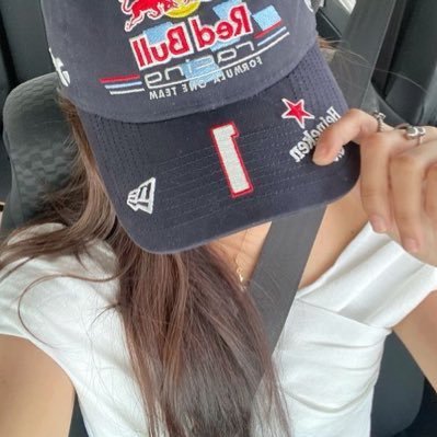 R's profile picture