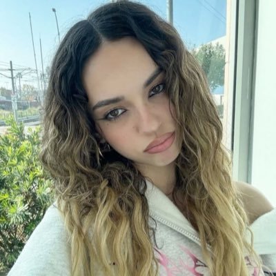 ellie's profile picture
