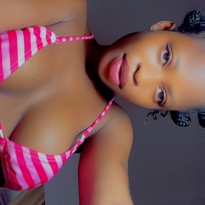 PrettyZoeOfficial's profile picture