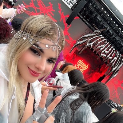 Gwen 🌻 viu o skz ᵏᵃʳᵐᵃ's profile picture