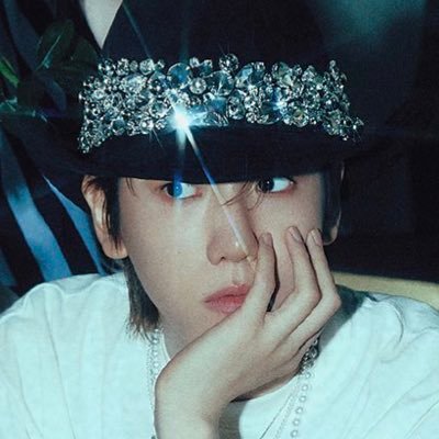 B's profile picture