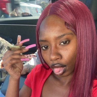 Elle's profile picture