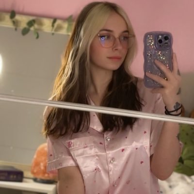 Marie 🦕's profile picture