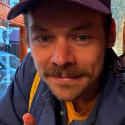 m 🎞️'s profile picture