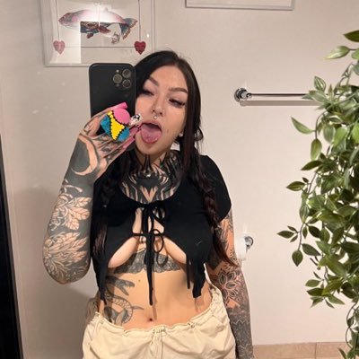 Reigna IMessage Bet to win free nudes or ft 💦🩷's profile picture