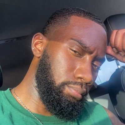 ✨𝔙𝔦𝔠𝔱𝔬𝔯 𝔎𝔦𝔫𝔤 👑's profile picture