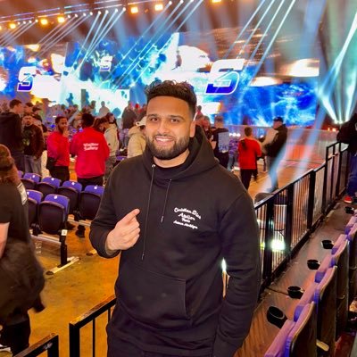 Zeeshanszn's profile picture