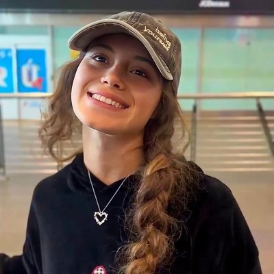 A L E's profile picture
