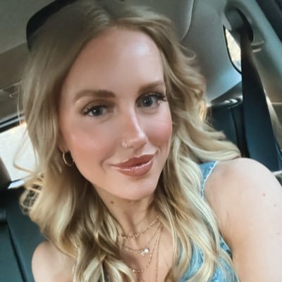 BarefootBarbee✨'s profile picture