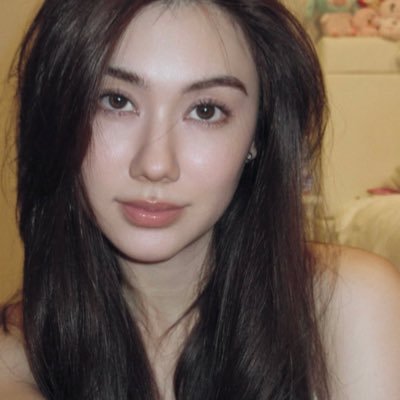 vv's profile picture