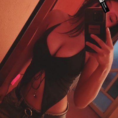 playwithVal's profile picture