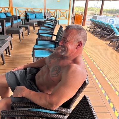 dennisearl75's profile picture