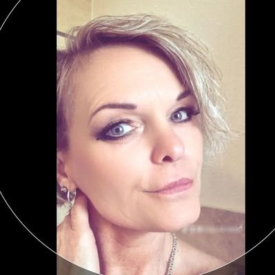 Lady Vivien Blue's profile picture