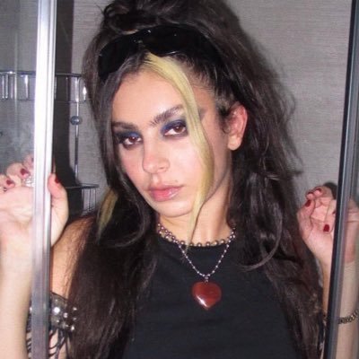 sympathyisknife's profile picture