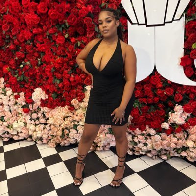 T A E's profile picture