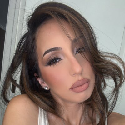 Mona's profile picture