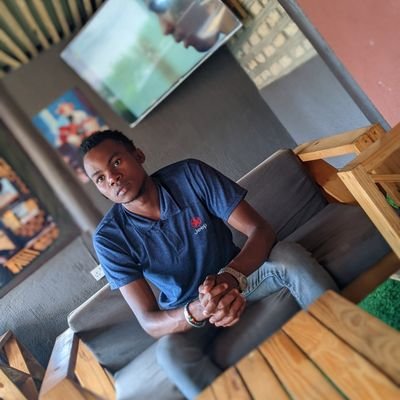 ASHABA RONALD👷's profile picture