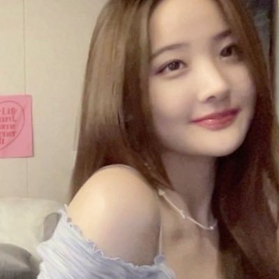 naomikpop 𝜗𝜚's profile picture