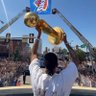 Profilbild von V Ø Z H D (NBA CHAMPIONS)
