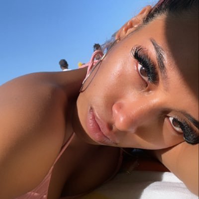 ☆dollarsgetsmewetter ☆'s profile picture