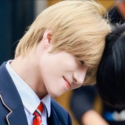 7th year: thethe 𖤐's profile picture