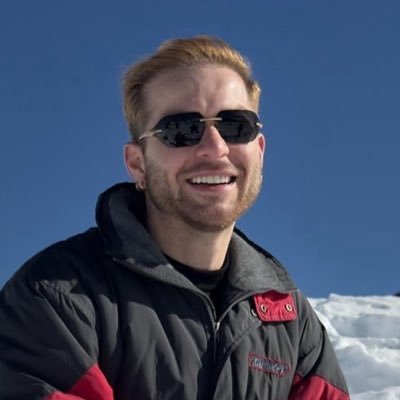 alanvivianAV's profile picture