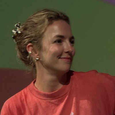 jodiecomeras's profile picture