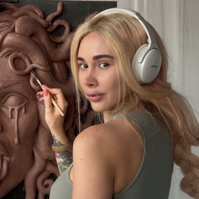 Polly Kole ⭕️'s profile picture