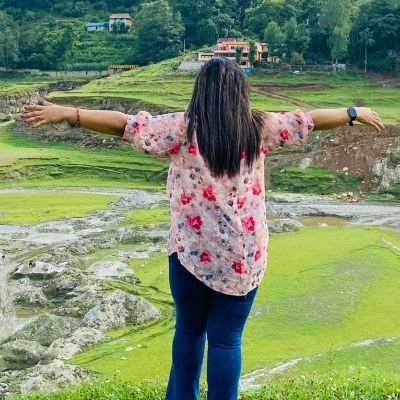 ठकुरी मिरा's profile picture