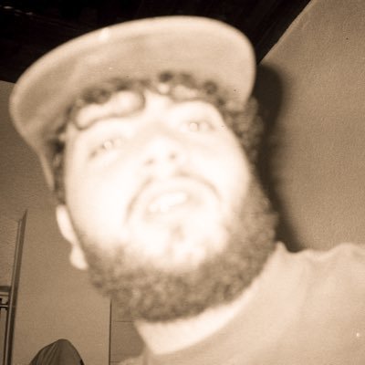 e's profile picture