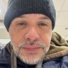 Theo profil fotoğrafı