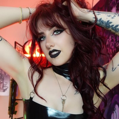 IVY FOX 🦊's profile picture