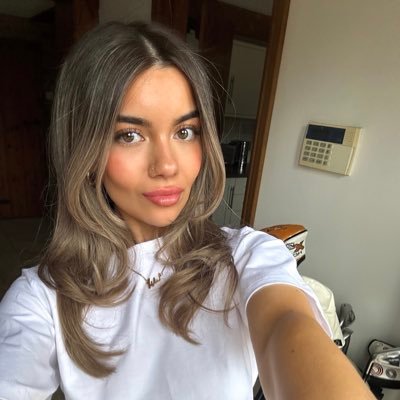 Goddess Alara👸🏻UK findom's profile picture