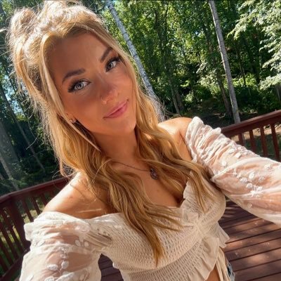 Angie 🐻's profile picture