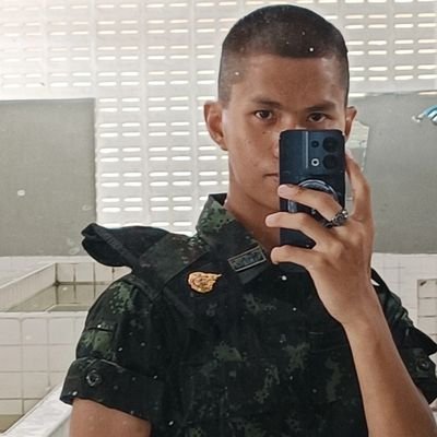 Fluck)-__-('s profile picture