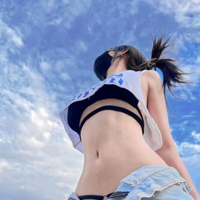 သဇင်နွယ်'s profile picture