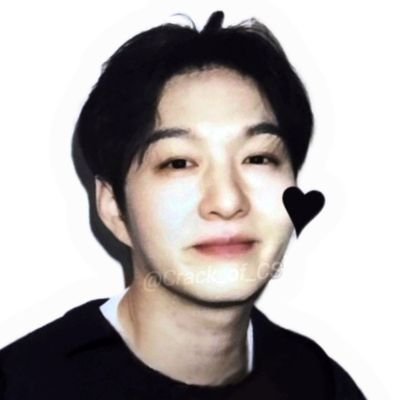 틈's profile picture