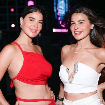 dina 🧚‍♂️🧚‍♀️🐱's profile picture