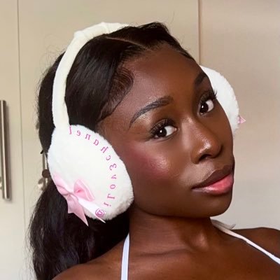 iLov3chanel's profile picture