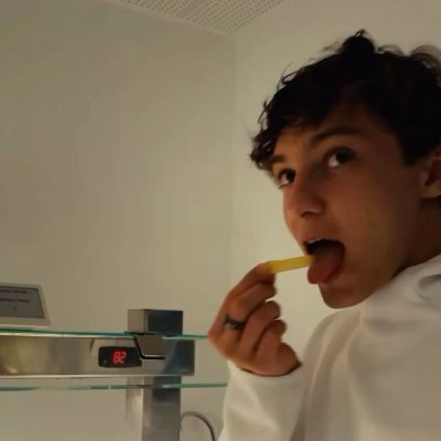 lyndsay's profile picture