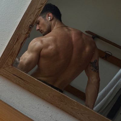 teoooo1996's profile picture