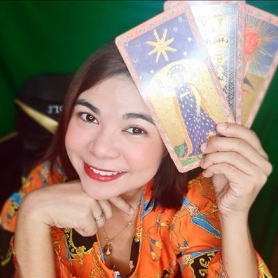 AumTharinee's profile picture