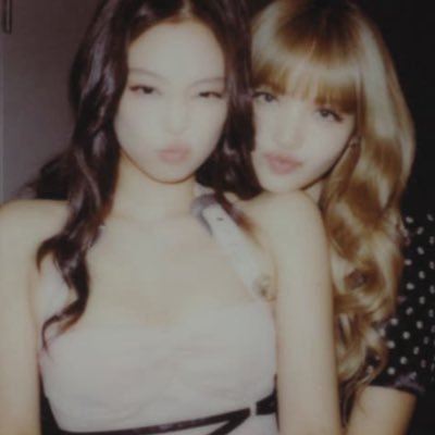 crazy over JENLISA's profile picture