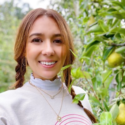 kelly louise 🦋's profile picture