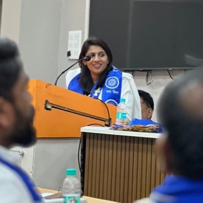 DrManasiPawar4's profile picture