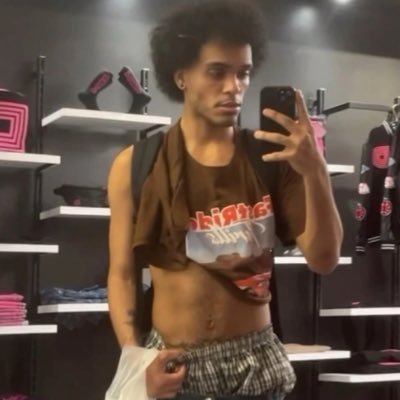 prettyboyeli's profile picture