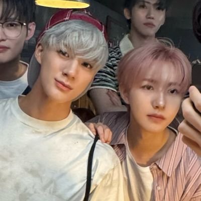 럽인's profile picture