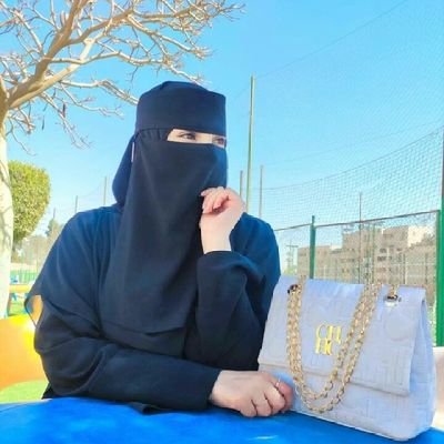 Ayesha Khan's profile picture