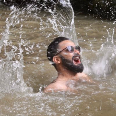 TweetViku's profile picture