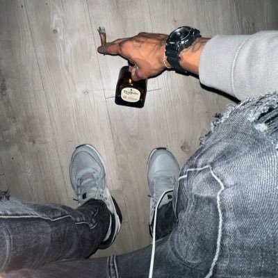 derrick's profile picture